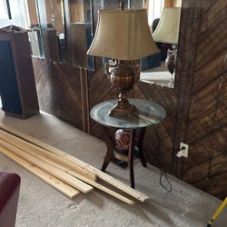 Middle Table And 2 End Tables 