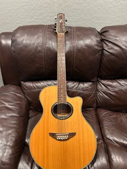 Yamaha apx-700