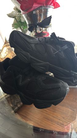 New balance black 9060