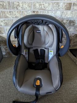 Chico Fit 2 Car Seat w/ Base, Infant to Toddler, Excellent Condition, Never in an accident
