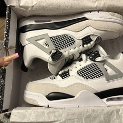 Women's 9.5 Sneakers 