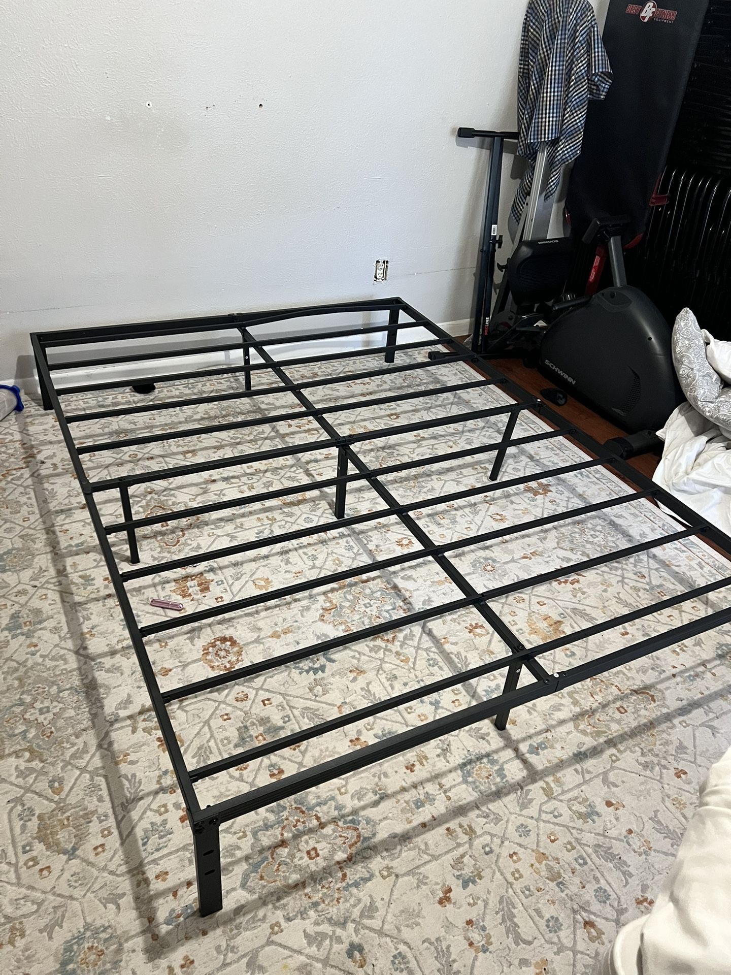 Bed Frame Size :Queen