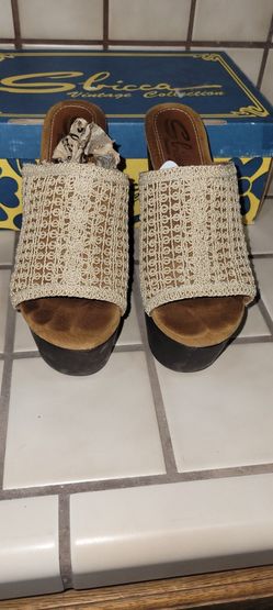 Womens Tall Wedge Size 8, $8