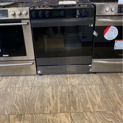 Black Stainless Steel Slide-in Stove