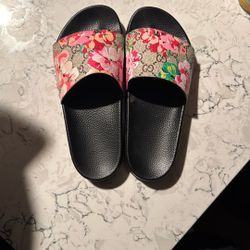 GUCCI SLIDES WOMEN