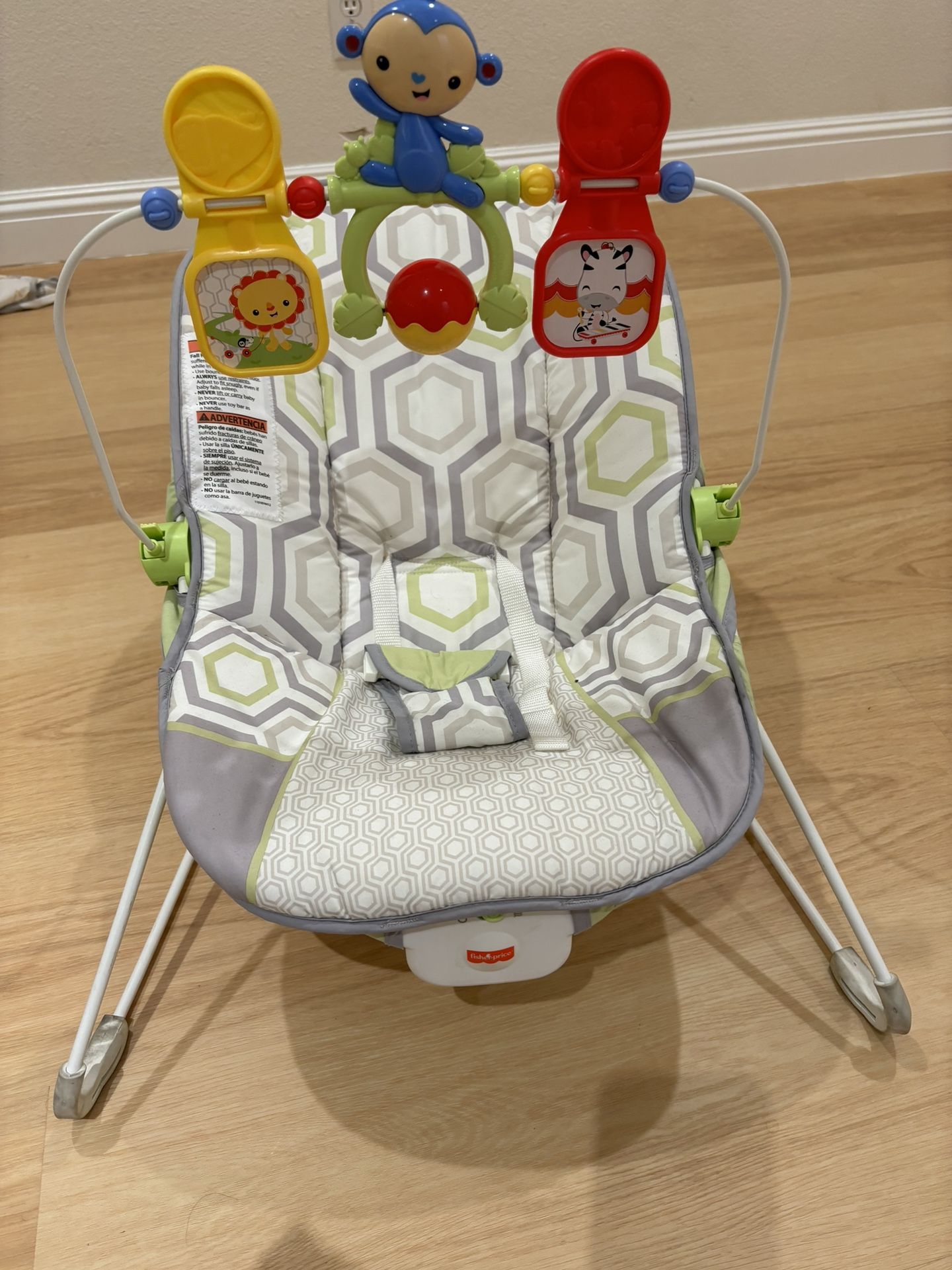 Fisher-Price Baby's Bouncer Geo Meadow, Portable Infant Soothing and Play seat with Toys and Vibrations