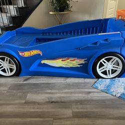 Step2 Hot Wheels Race Car Toddler Bed – Great Condition