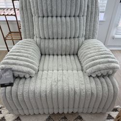 Brand New Ashley Technique power Recliner (recieved today 1/20)