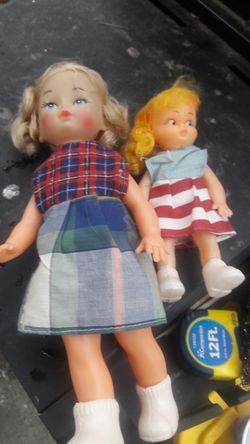 2 old dolls