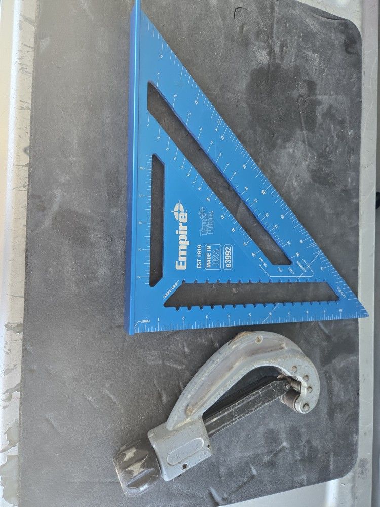 Escuadra Y Cortadoras