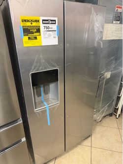 New Whirpool refrigerator side by side stainless steel 36”w