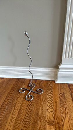 BRUSHED NICKEL TOILET PAPER HOLDER