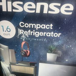 Hisense Compact Refrigerator 