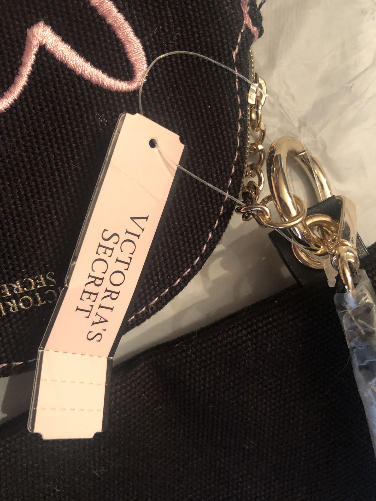 Victoria's Secret® Arm for Shopping Totes – Fixtures Close Up