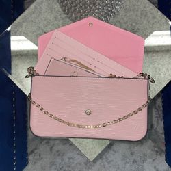 Cute Pink Crossbody Purse !! 