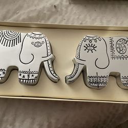 Pier 1 Imports Elephant Paperweight Gift Set 