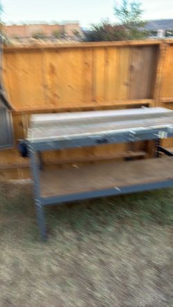 RACK TABLE 3 FITS WIDE 5FITS LONG AND 3FITS LARGE