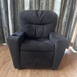 Kids recliner 1 2 / 6 H u g e S A L E 