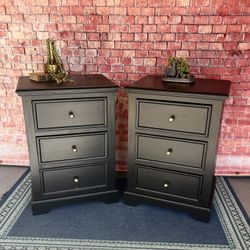 Nightstands Side Table Set Of 2 Solid Wood Black Excellent Condition 
