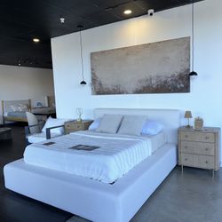 Cloud Storage Bed — Modern Upholstered Headboard + Lift-Up Platform