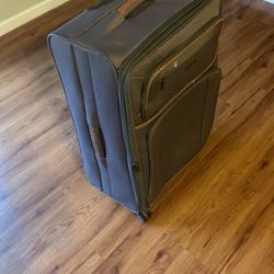 Travel Suitcase With 4 Wheels 
