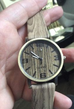 Watch that looks like wood