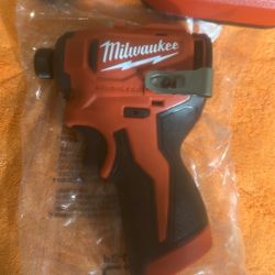 Impact Driver M12 Milwaukee 