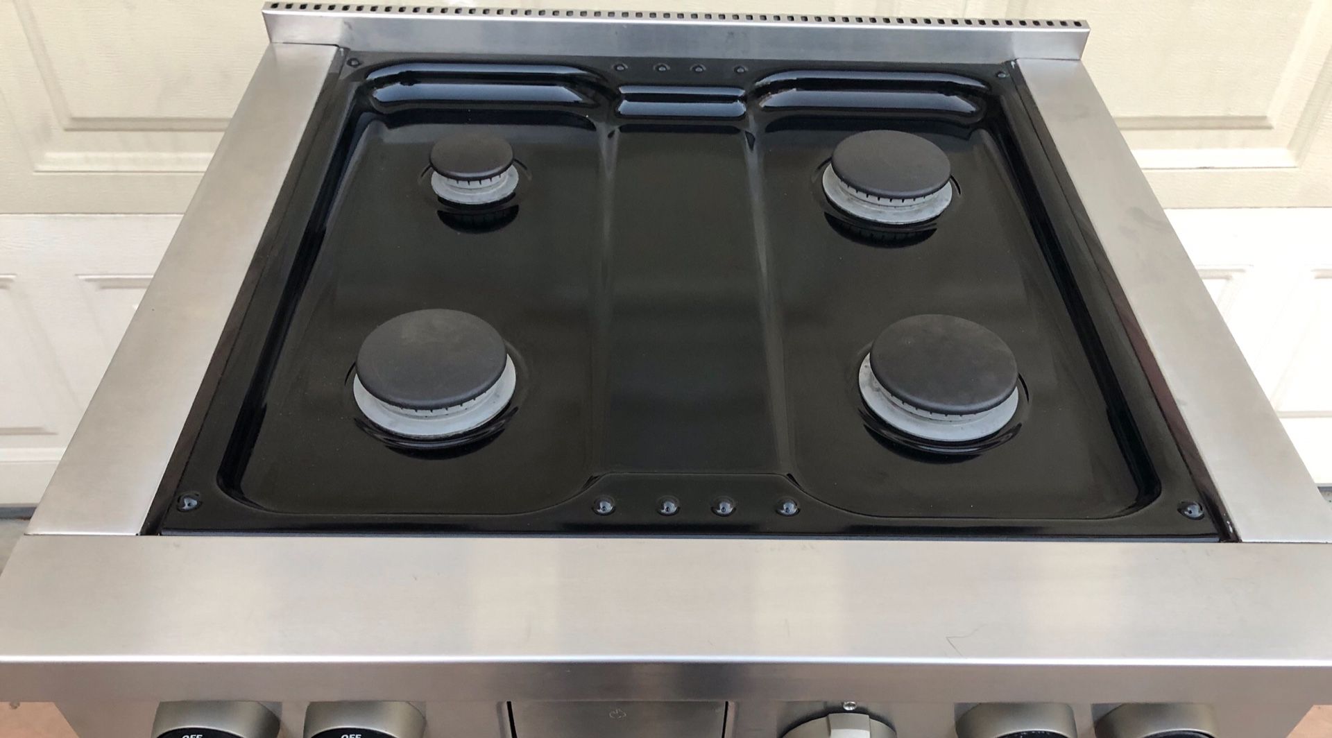 Wolf 30” Dual Fuel Range Stove DF304 [SOLD] for Sale in Signal Hill, CA