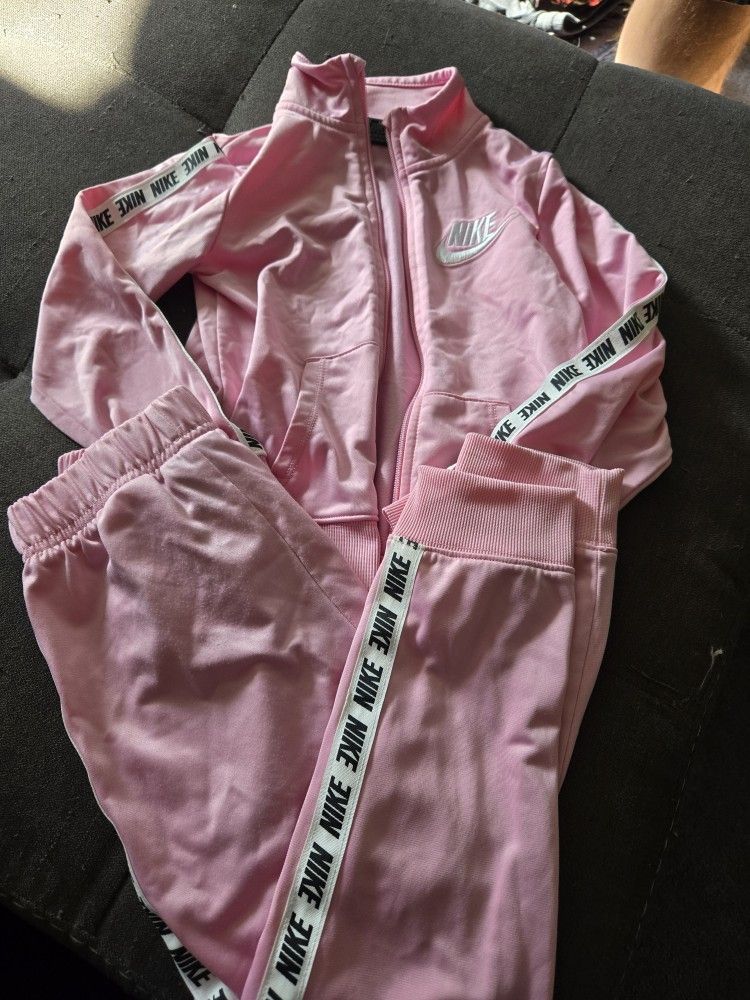 Nike Jogger Outfit ,normal Piling/small Mark Size 6