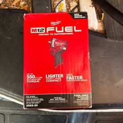 Milwaukee M12 FUEL 3/8" Stubby Impact Wrench 2562-20