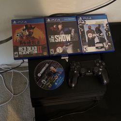 PlayStation 4 with Controlled And 3 Games