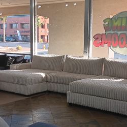 Sofa Set 10$ Down