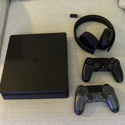 PS4 Slim 250 GB With 2 Official Controllers And Official Headset 