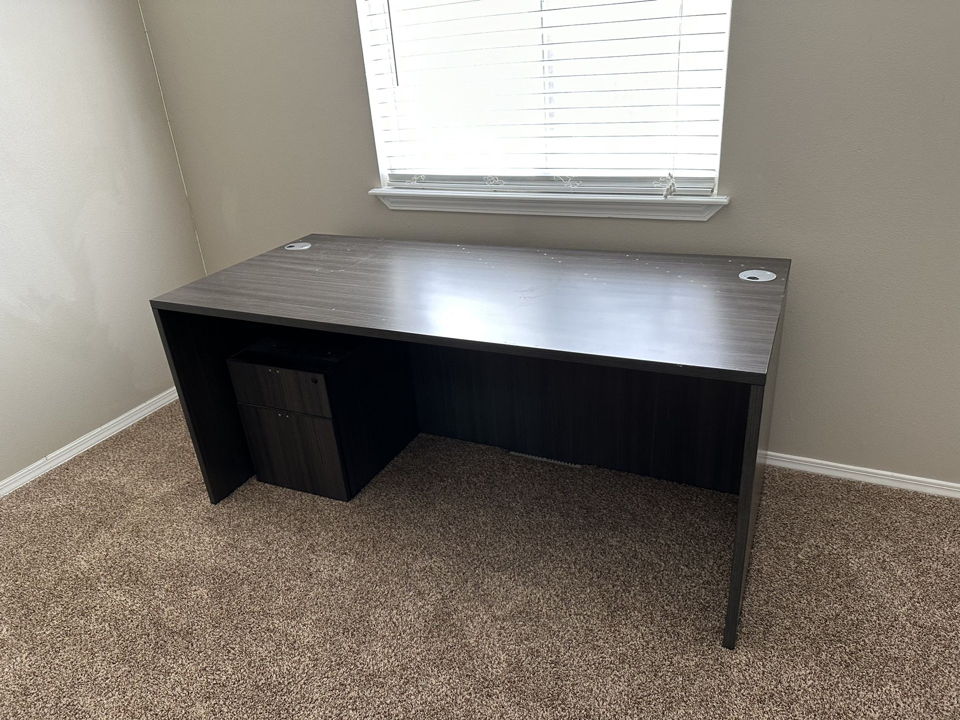 Beautiful Desk With File Cabinet 