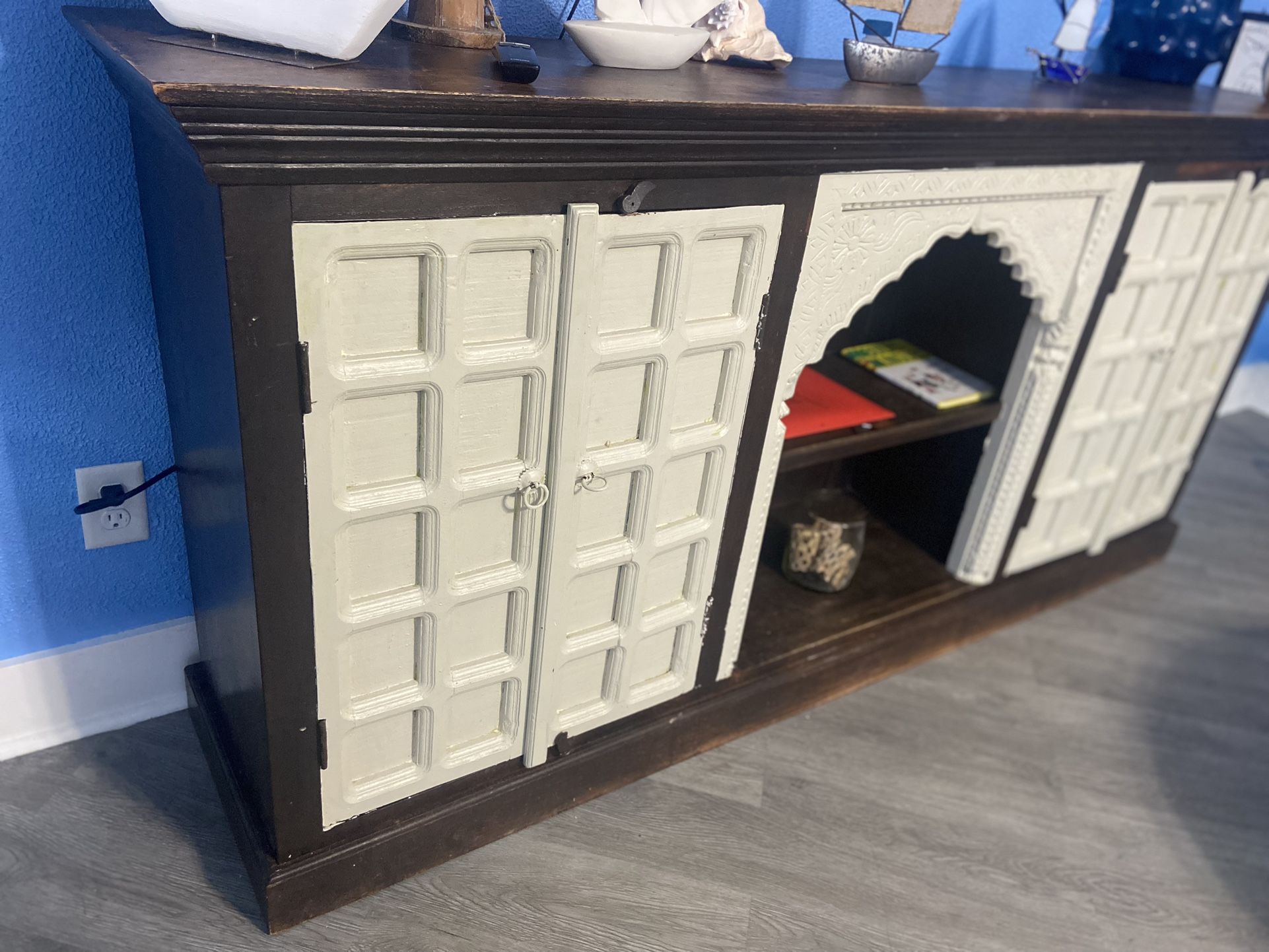 TV Console Entry Table