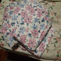 Twin-size Flowered Sheets