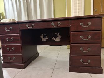 Computer desk with drawers
