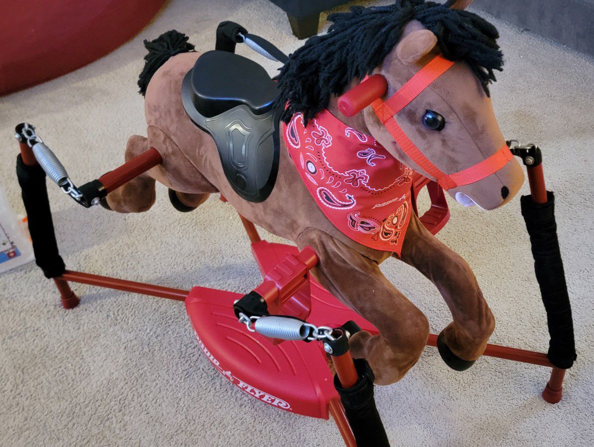 Radio Flyer Chestnut Plush Interactive Riding Horse Kids Ride On Toy, Toddler Ride On Toy For Ages 2-6 Years


