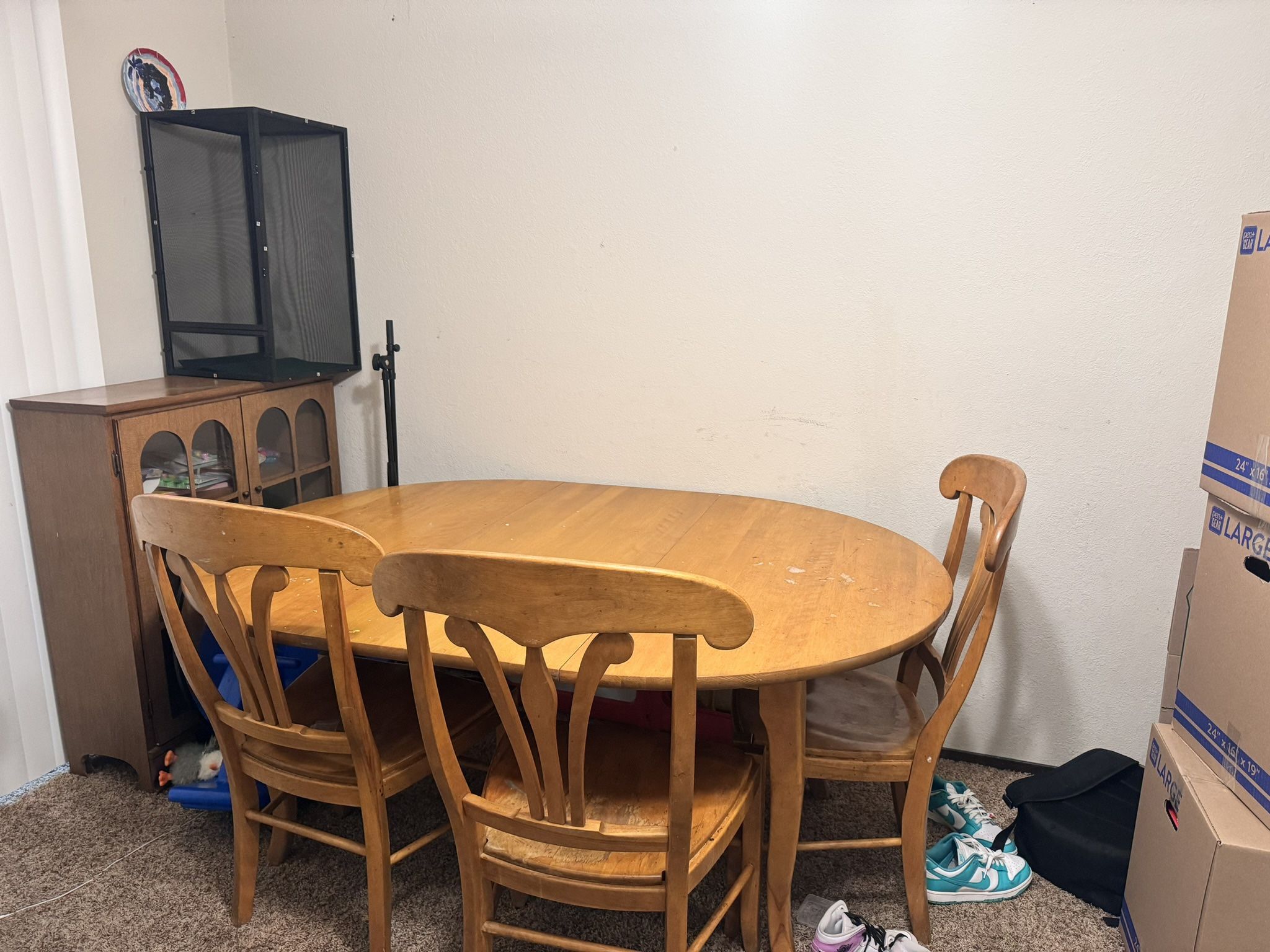 Solid Wood Kitchen Table W 6chairs 