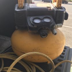 Dewalt Compressor 