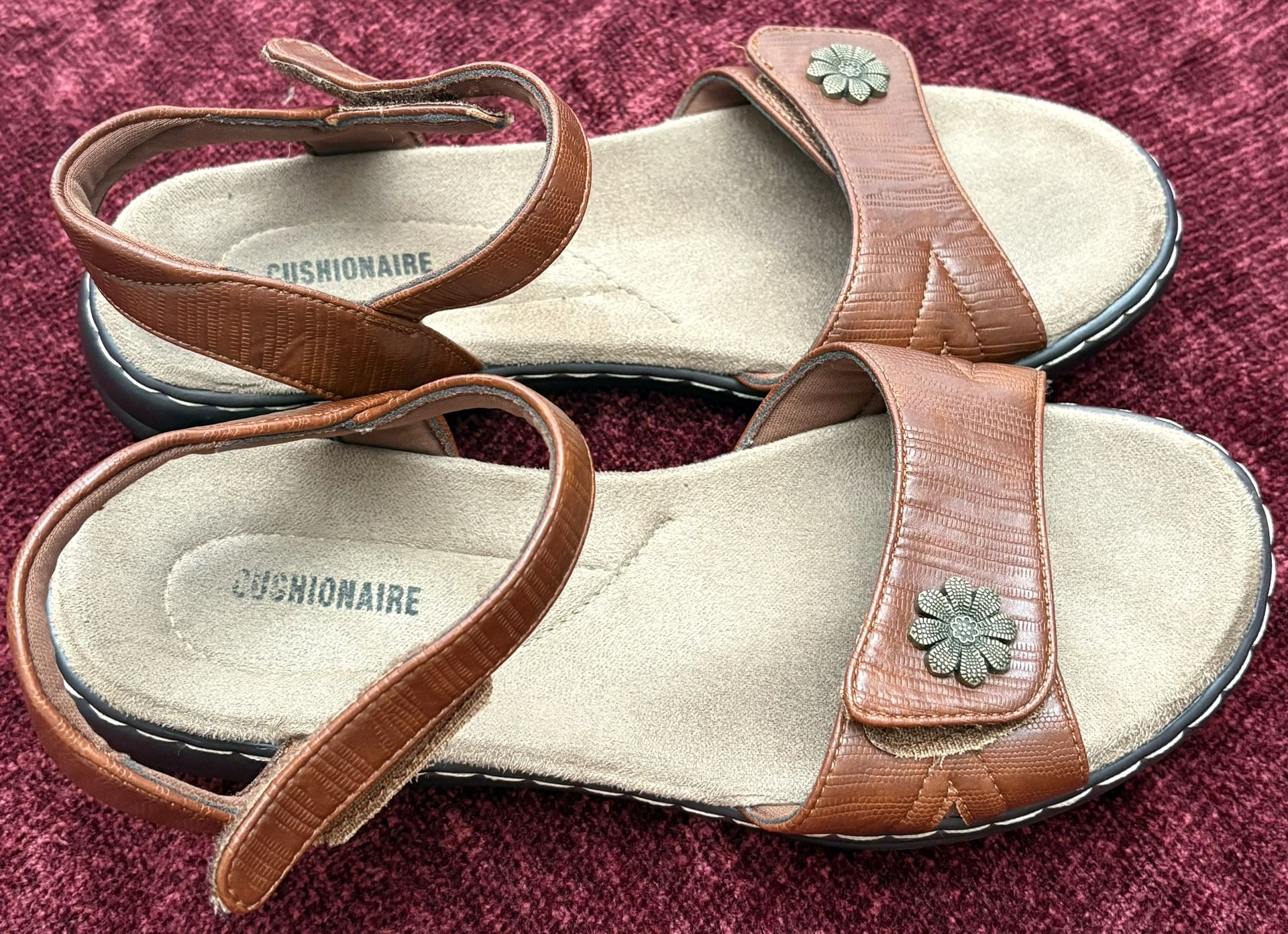Cushionaire Sandals Wmns Sz 8.5 M Brown Adjustable Strap Flower Open Toe Shoes