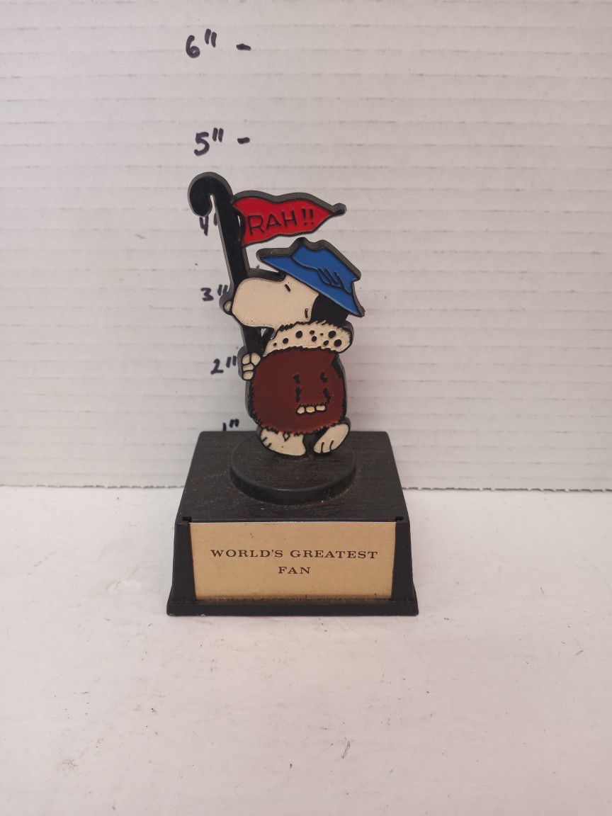 Vintage Snoopy "World's Greatest Fan" Statue Award