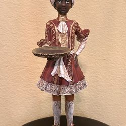 Elegant Decorative Butler Figurine with Tray 🎭✨