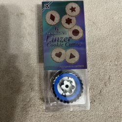 Linzer Cookie Cutter “ Traditional Shapes” With Interchangeable Centers, 7 Pieces