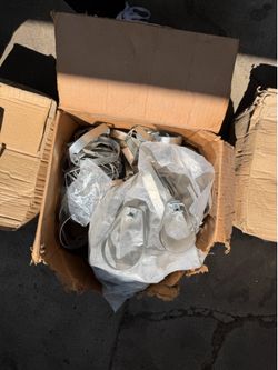 Water & Electric Pipe Hangers