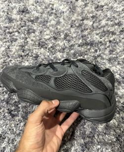Yeezy 500 Utility Black Size 7 Men’s / 8.5 Women’s