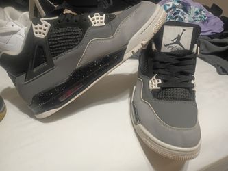 Jordan 4  Retros size 10