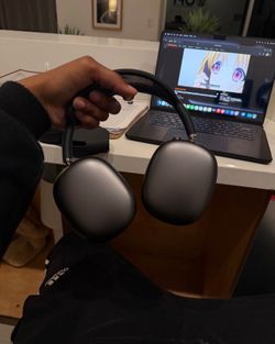 APPLE AIRPOD MAX 1ST GEN PRICE IS FIRM GREY AUTHENTIC FIRM