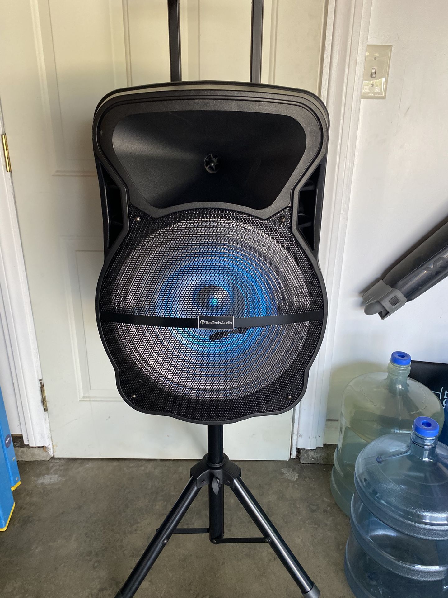 Large Party Speaker