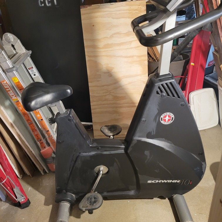 Schwinn Exercise Bike 910i